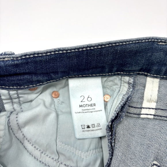 MOTHER High Rise The Swooner Ankle Slice Jeans in I Wet My Plants Medium Wash - Picture 10 of 13